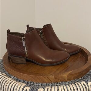 Brown Leather Ankle Boots with Zipper
